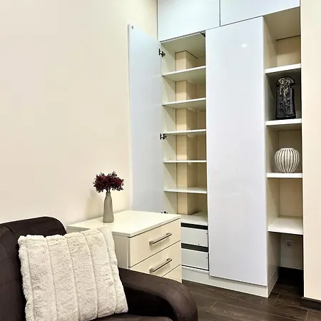 Spacious 2 Bedroom In Old Town Apartment Chisinau