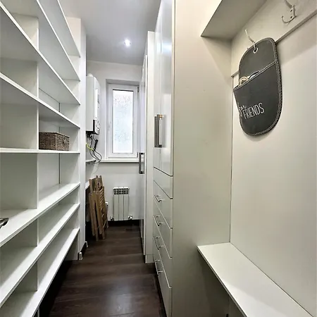 Apartment Spacious 2 Bedroom In Old Town Chisinau