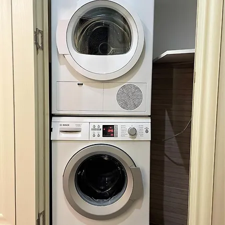 Spacious 2 Bedroom In Old Town Apartment