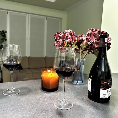 Spacious 2 Bedroom In Old Town